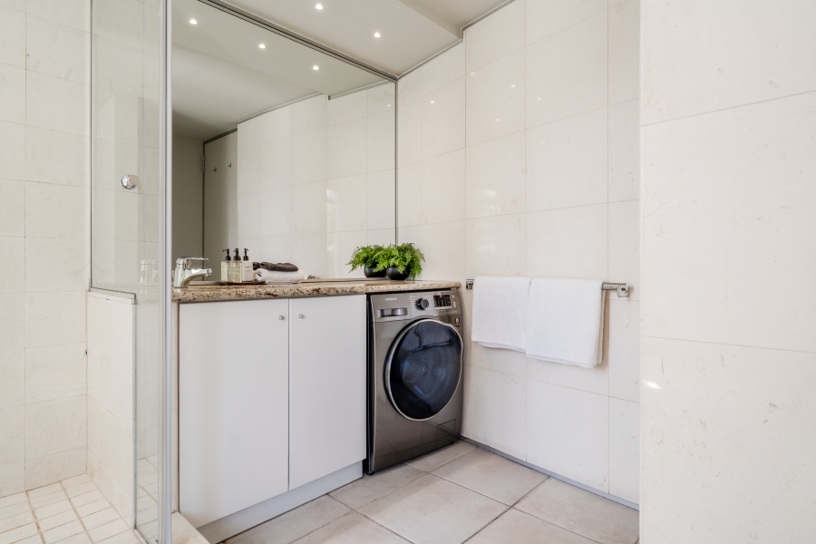 8 Bedroom Property for Sale in Camps Bay Western Cape